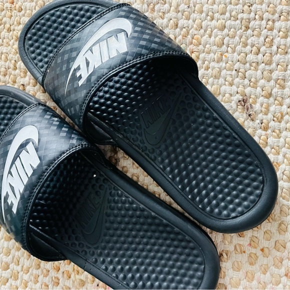 Nike Black Textured Slide Sandals - Picture 4 of 5